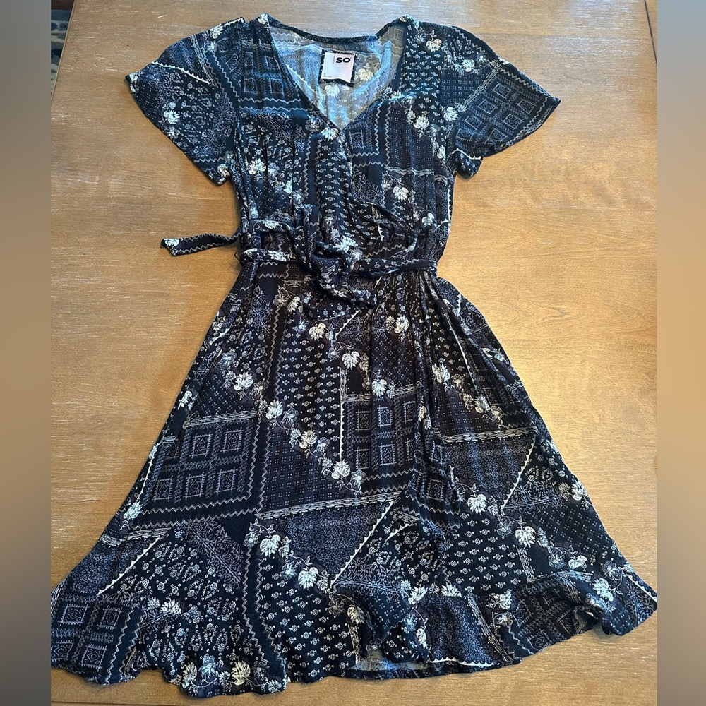 SO Women's Black and White Geometric Dress